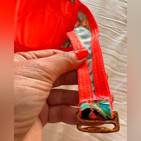 Beautiful swimming dress, never worn, absolutely gorgeous - Picture 4 of 7